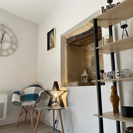 Au Charme De Apartment
